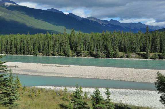 Um dos rios no Jasper National Park, em Alberta, no Canadá